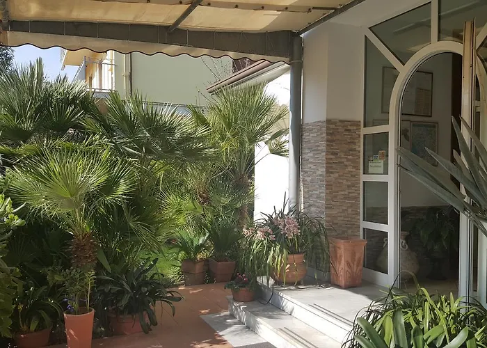 Elisabetta מלון צ'ינקואלה