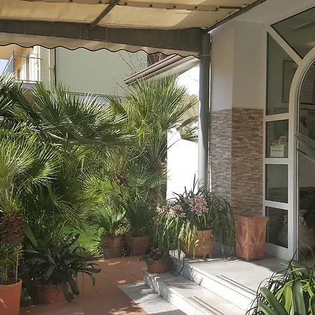 Elisabetta Hotel Cinquale